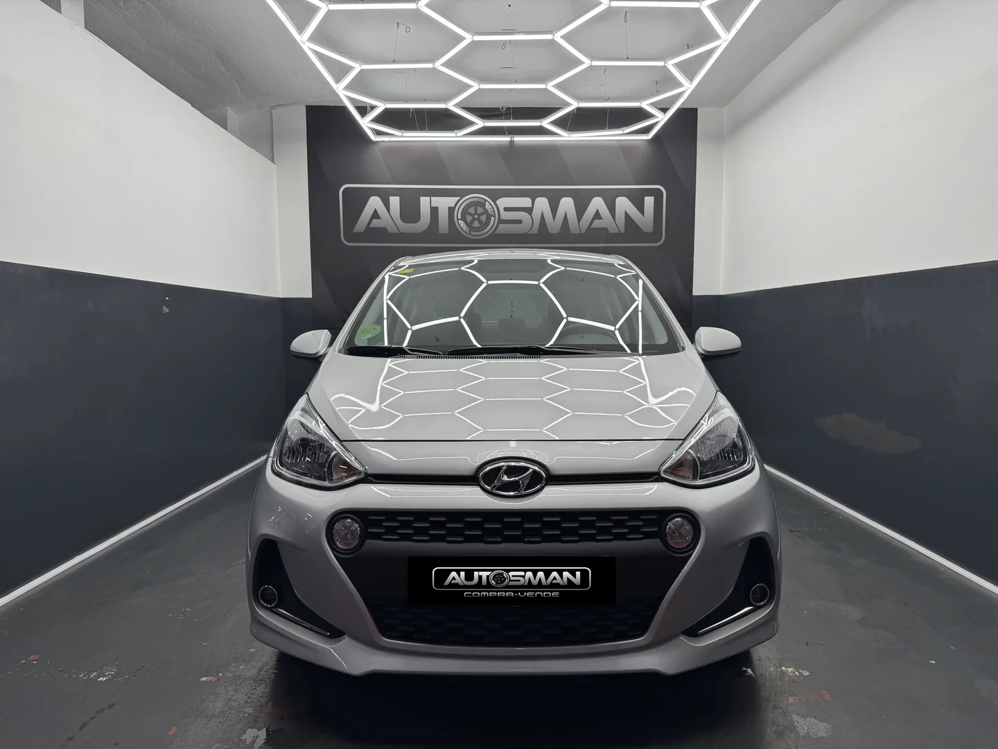 HYUNDAI I10 i10 1.0 Go 2018 Gasolina Gris - Interior